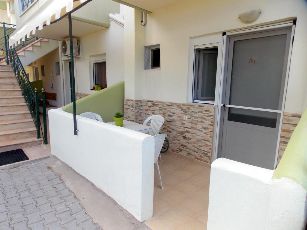 Nikos Apartments Ormos Panagias Luaran gambar